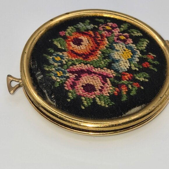 VTG AVON Compact Locket Cross Stitch Needlepoint Floral Roses Tapestry Pendent - Picture 11 of 12